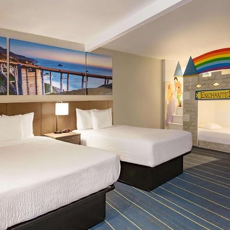 Days Inn & Suites By Wyndham Anaheim At Disneyland Park Zewnętrze zdjęcie
