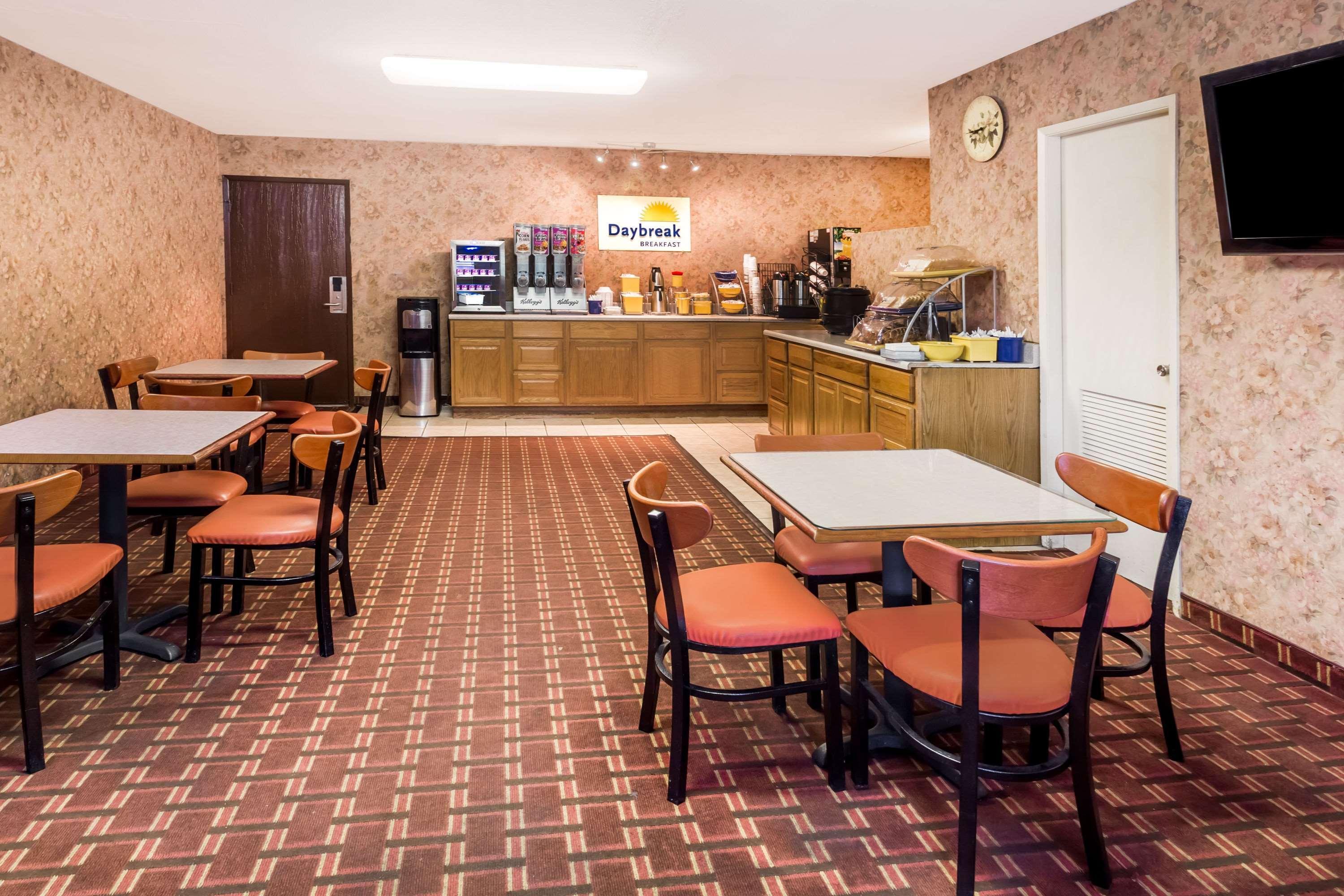 Days Inn & Suites By Wyndham Anaheim At Disneyland Park Zewnętrze zdjęcie