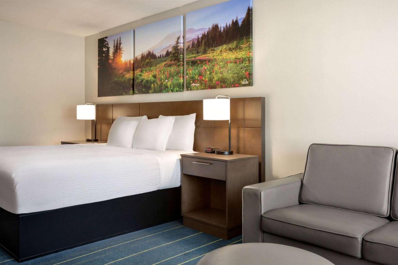 Days Inn & Suites By Wyndham Anaheim At Disneyland Park Zewnętrze zdjęcie