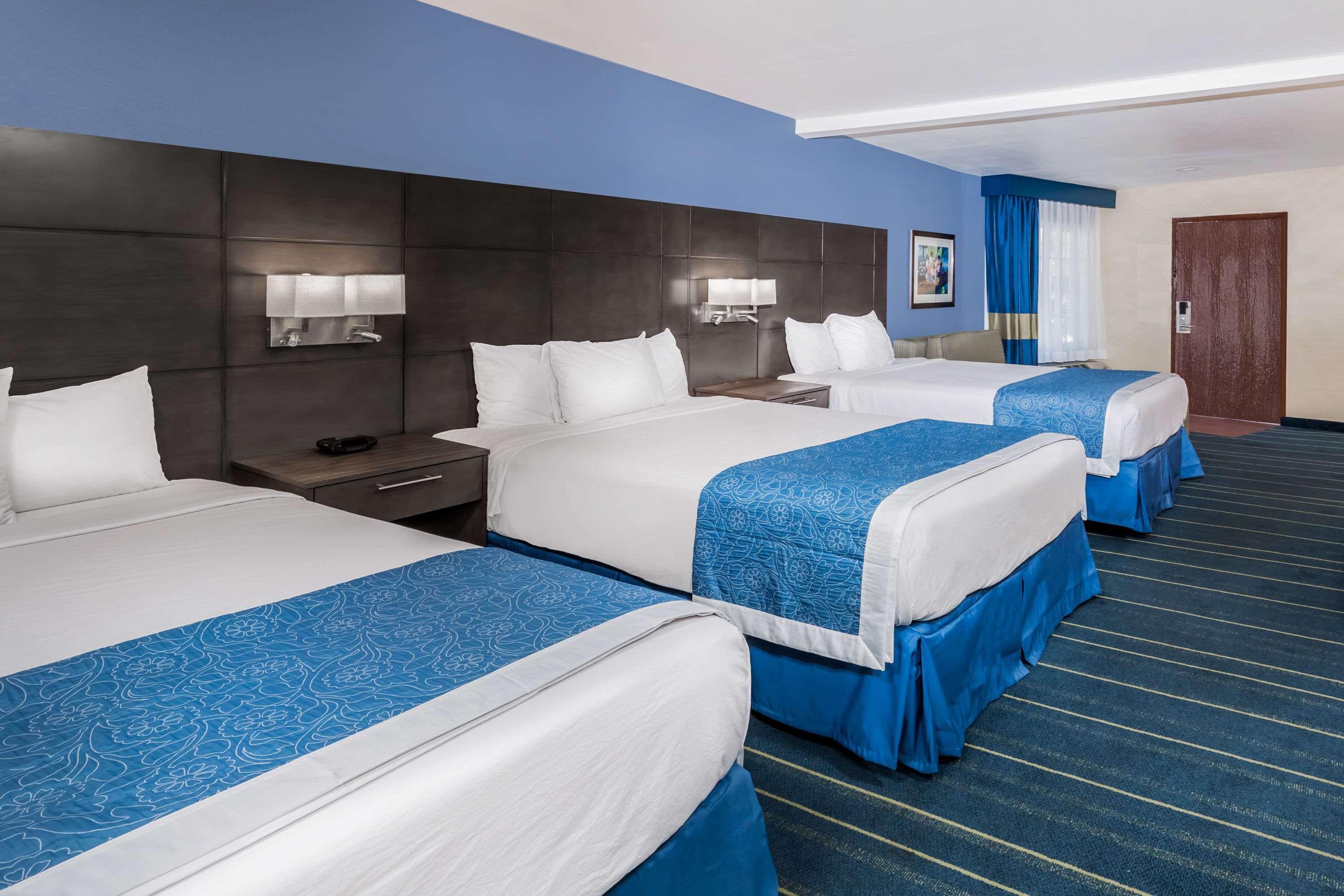 Days Inn & Suites By Wyndham Anaheim At Disneyland Park Zewnętrze zdjęcie