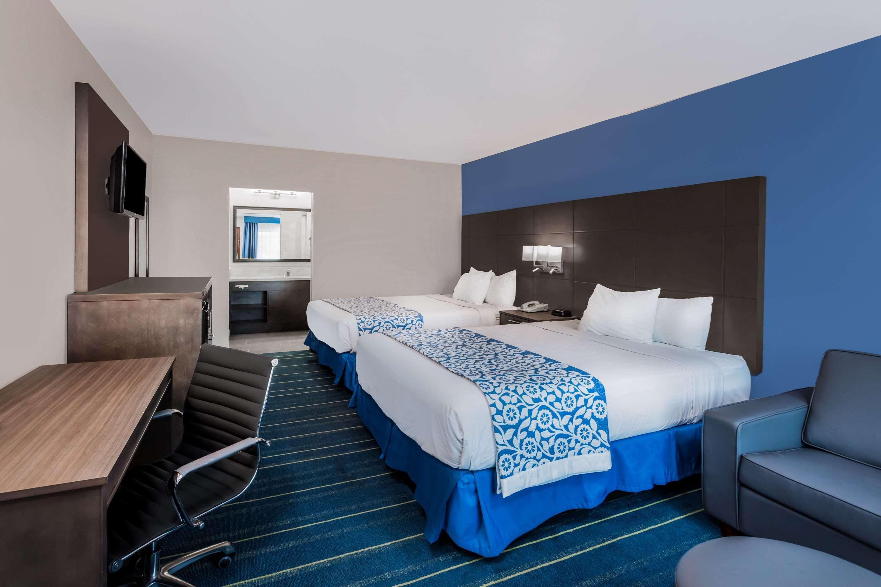 Days Inn & Suites By Wyndham Anaheim At Disneyland Park Zewnętrze zdjęcie