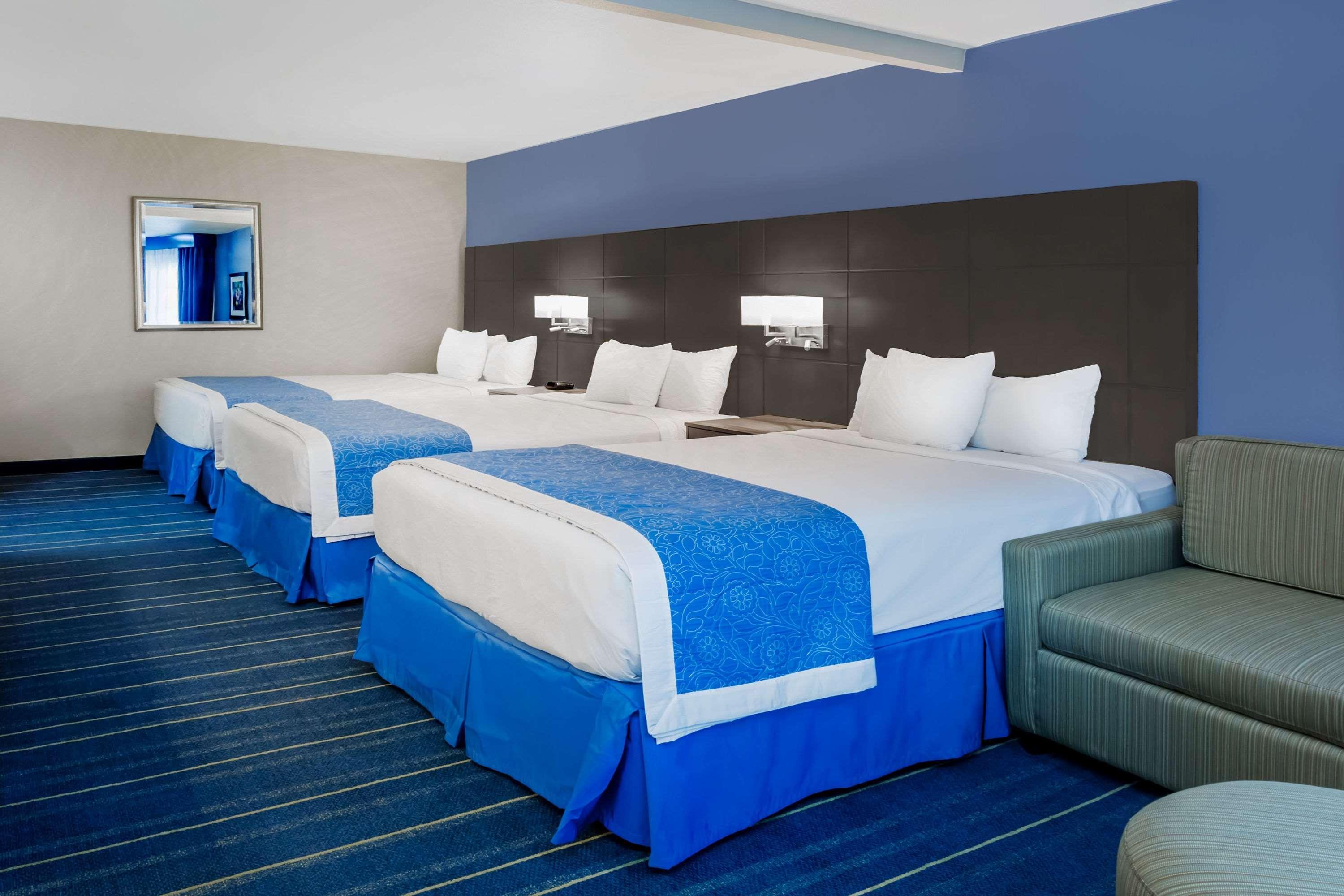 Days Inn & Suites By Wyndham Anaheim At Disneyland Park Zewnętrze zdjęcie