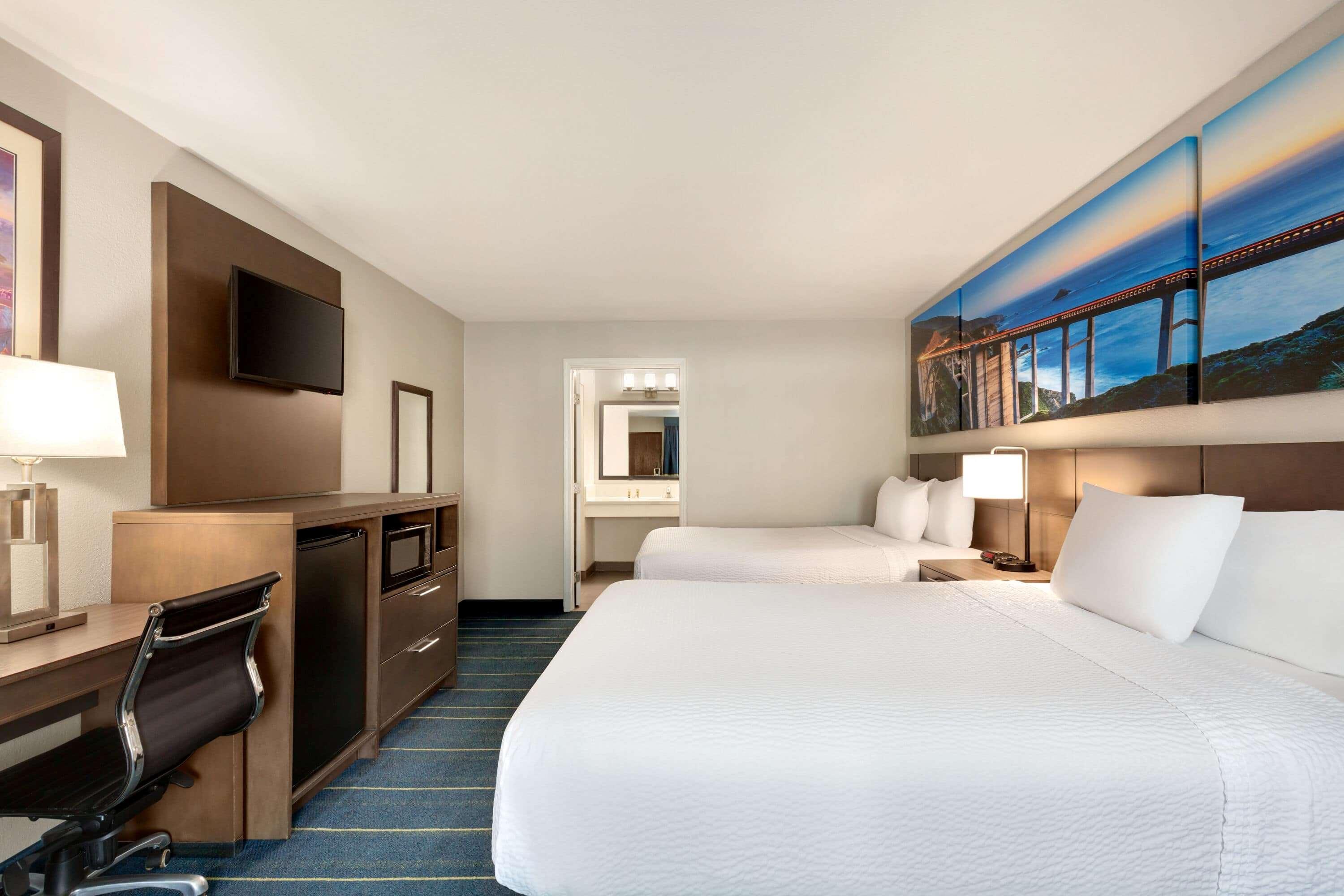 Days Inn & Suites By Wyndham Anaheim At Disneyland Park Zewnętrze zdjęcie